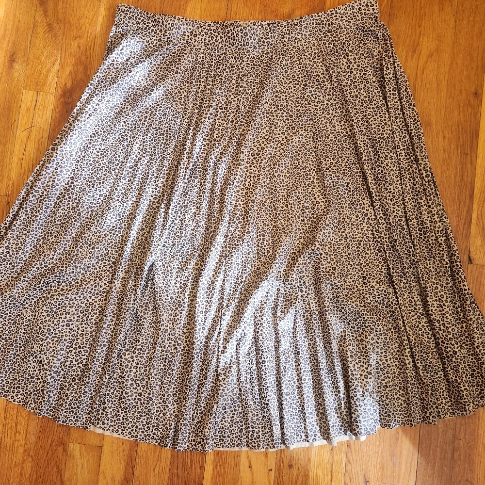 Animal Print Lightly Pleated Ann Taylor Midi Skirt - Picture 2 of 9